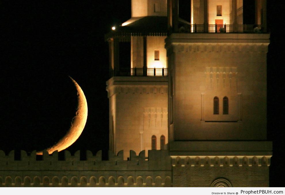 Crescent Moon Behind King Hussein Bin Talal Mosque in Amman, Jordan (Ramadan 2009) - Amman, Jordan -Picture