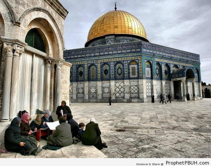 Women Studying Quran by the Dome of the Rock (al-Quds, Palestine) - Al-Quds (Jerusalem), Palestine 